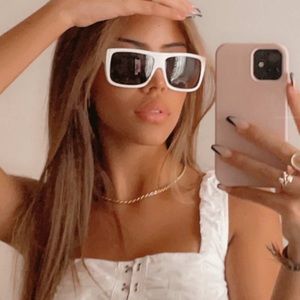 Meet your Posher, Rebeca